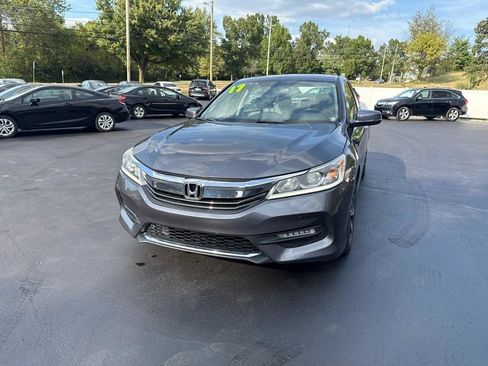 Used 2017 Honda Accord EX-L image 2