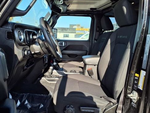 Used 2023 Jeep Gladiator Overland image 17