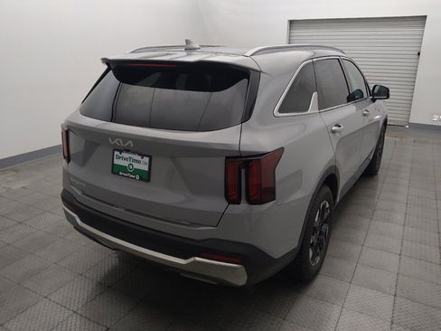 Used 2024 Kia Sorento S w/ Panoramic Sunroof Package FWD image 7