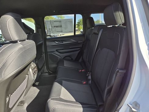 New 2025 Jeep Grand Cherokee Laredo X w/ MOPAR Finishing Package image 15