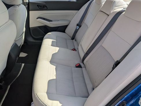 Used 2025 Nissan Altima 2.5 SV FWD image 26
