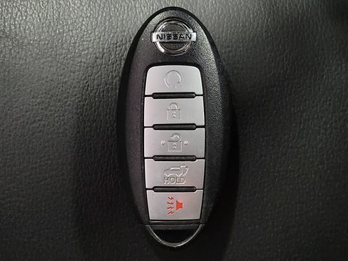 Used 2018 Nissan Pathfinder SL w/ SL Premium Package FWD image 32