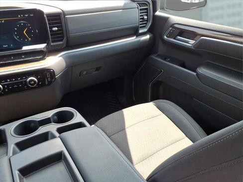 Used 2024 Chevrolet Silverado 1500 LT AWD/4WD image 21