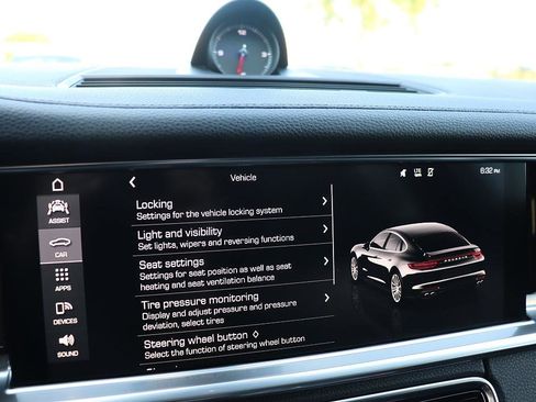 Used 2017 Porsche Panamera 4 image 33