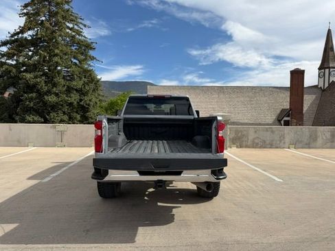 Used 2024 Chevrolet Silverado 2500 LT AWD/4WD image 8