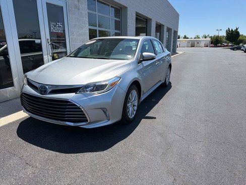 Certified 2018 Toyota Avalon Limited FWD image 2