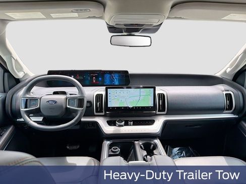 Used 2025 Ford Expedition Active AWD/4WD image 29