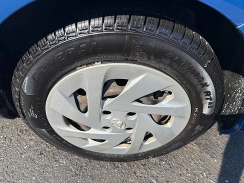 Used 2016 Toyota Prius C Two FWD image 12