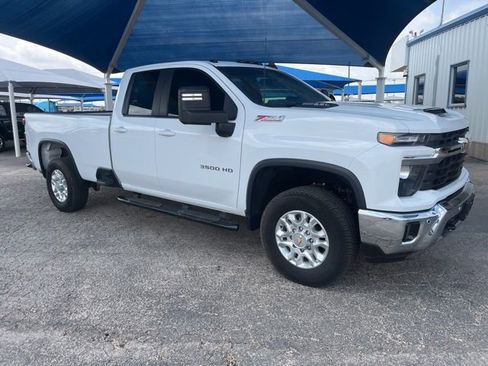 Used 2024 Chevrolet Silverado 3500 LT w/ Convenience Package AWD/4WD image 3