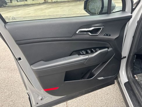 Used 2023 Kia Sportage SX image 10