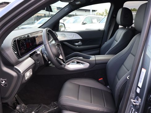 Used 2026 Mercedes-Benz GLE 450 4MATIC w/ Winter Package image 10
