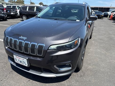 Used 2019 Jeep Cherokee Limited FWD image 2