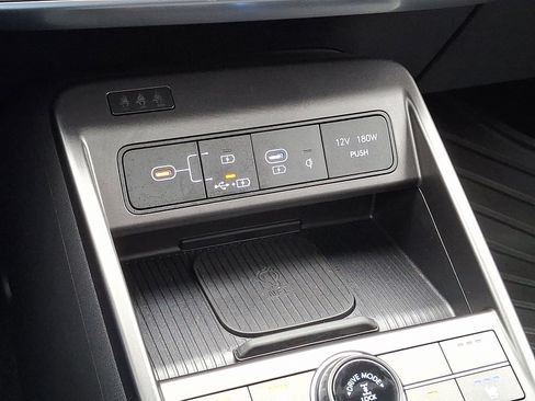 Certified 2025 Hyundai Kona Limited image 18