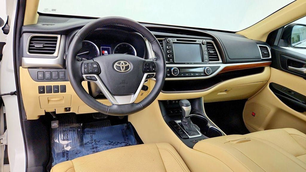 Used 2019 Toyota Highlander Limited AWD/4WD image 13