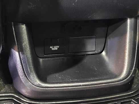 Used 2016 Toyota Highlander Limited AWD/4WD image 30