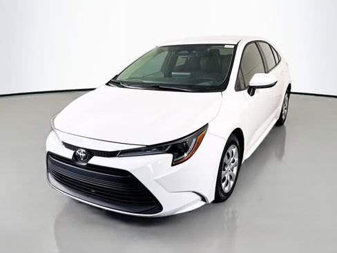 Used 2024 Toyota Corolla LE image 4