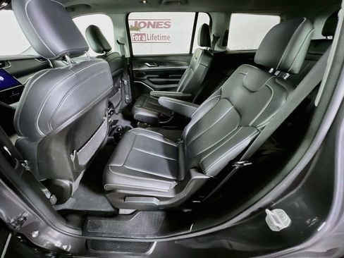Used 2022 Jeep Grand Cherokee L Limited AWD/4WD image 29