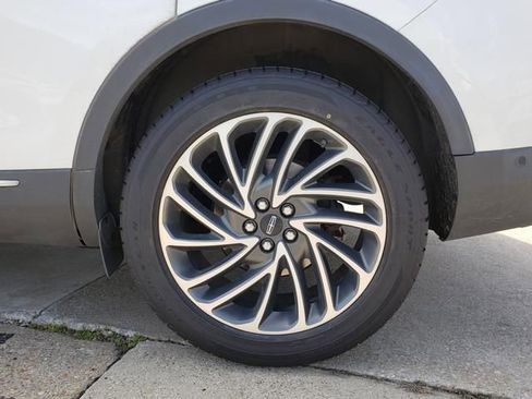 Used 2020 Lincoln Nautilus Reserve AWD/4WD image 28