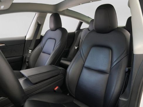 Used 2023 Tesla Model 3 Standard Range RWD image 7