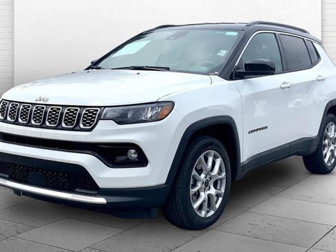 Used 2025 Jeep Compass Limited AWD/4WD image 12