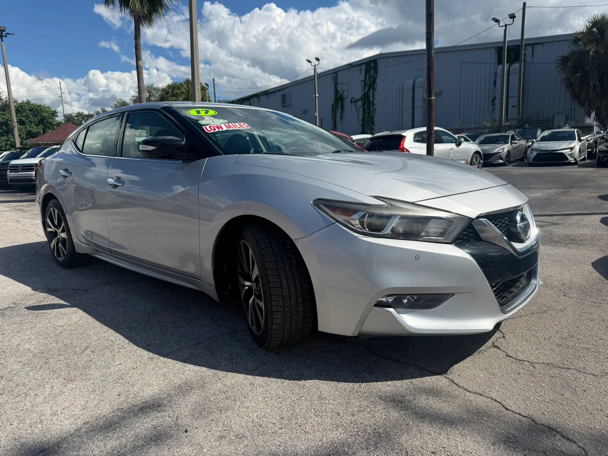 Used 2017 Nissan Maxima 3.5 SV FWD image 3