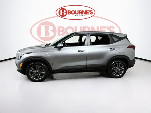 Used 2023 Kia Seltos LX AWD/4WD image 6