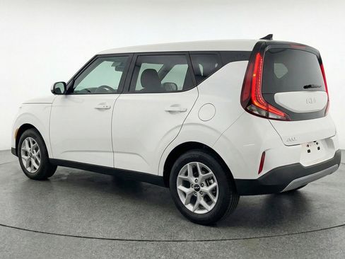 Used 2025 Kia Soul LX w/ LX Technology Package image 6