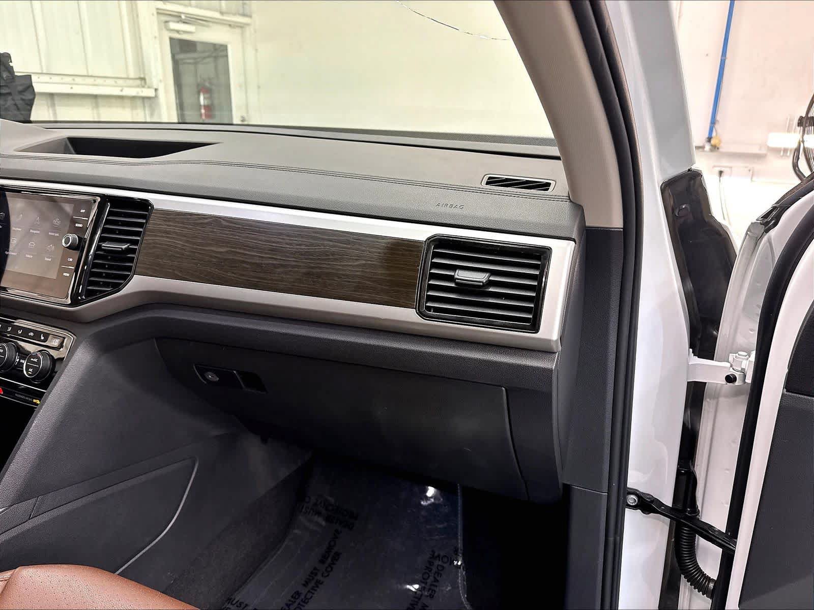 Used 2023 Volkswagen Atlas SE w/ Black Wheel Package AWD/4WD image 29