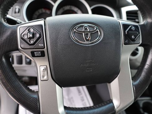 Used 2015 Toyota Tacoma 4x4 Access Cab V6 w/ TRD Sport Package image 16