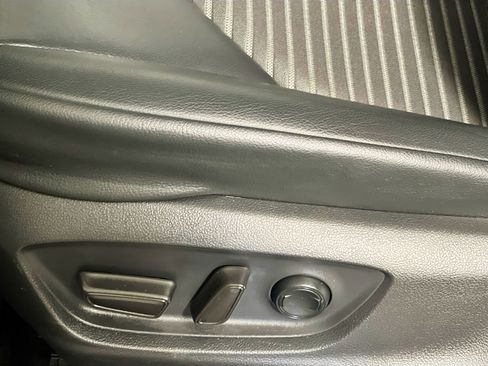 Used 2018 Toyota Camry SE FWD image 15
