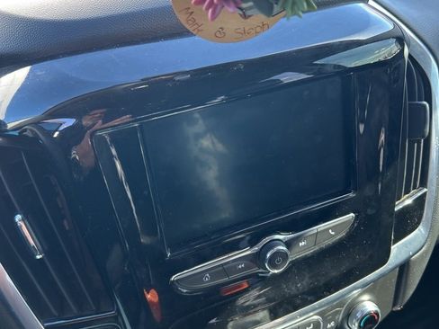 Used 2020 Chevrolet Traverse LS image 6