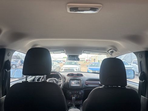 Used 2019 Jeep Renegade Latitude image 36