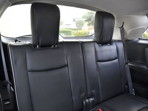 Used 2019 INFINITI QX60 Luxe w/ Essential Package image 27