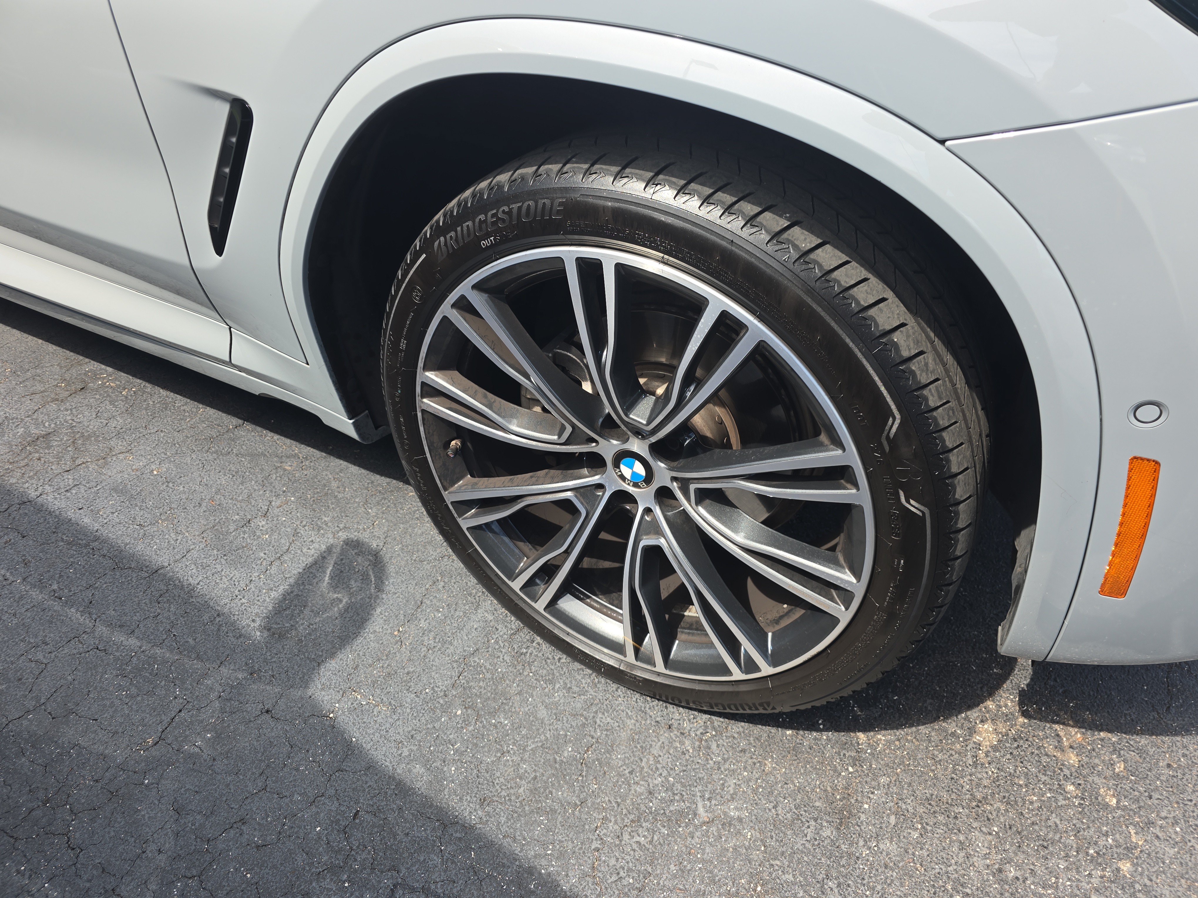 Certified 2023 BMW X3 xDrive30i w/ M Sport Package AWD/4WD image 3