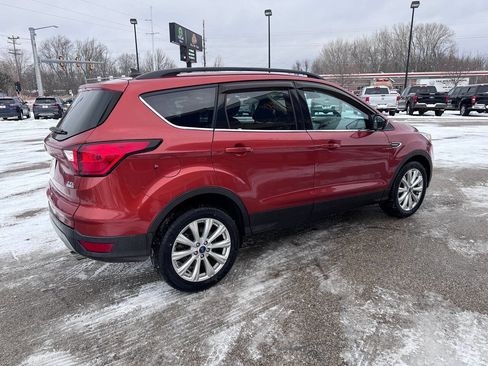 Used 2019 Ford Escape SEL image 5
