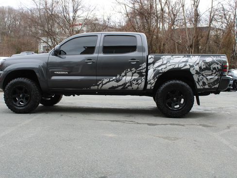 Used 2011 Toyota Tacoma PreRunner w/ TRD Sport Pkg w/JBL Audio image 23