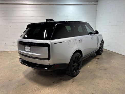 Used 2025 Land Rover Range Rover SE AWD/4WD image 6