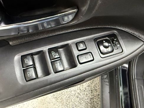 Used 2019 Mitsubishi Outlander SEL image 11