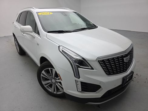 Used 2024 Cadillac XT5 Premium Luxury AWD/4WD image 3