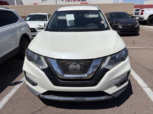 Used 2018 Nissan Rogue SV FWD image 3