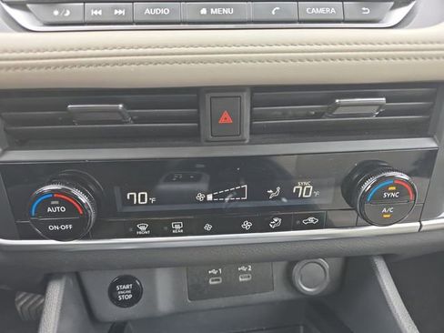 Used 2025 Nissan Rogue SV FWD image 4