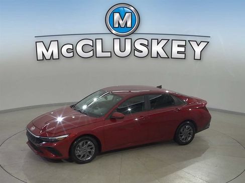 Used 2024 Hyundai Elantra SEL FWD image 1