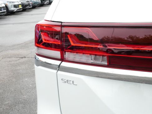 Certified 2024 Volkswagen Atlas SEL AWD/4WD image 17