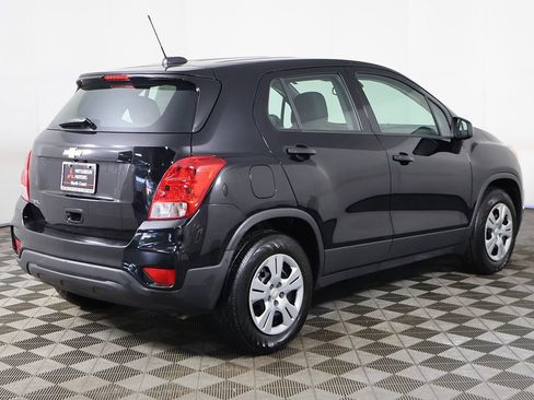 Used 2018 Chevrolet Trax LS FWD image 7