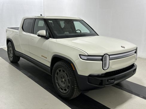 Used 2025 Rivian R1T Adventure AWD/4WD image 7