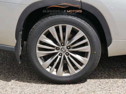 Used 2020 Toyota Highlander Platinum image 9