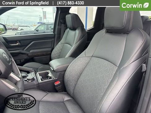 Used 2025 Toyota Tacoma Limited image 18