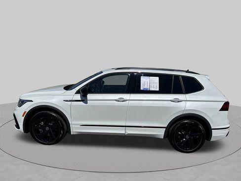 Used 2023 Volkswagen Tiguan SE R-Line FWD image 4