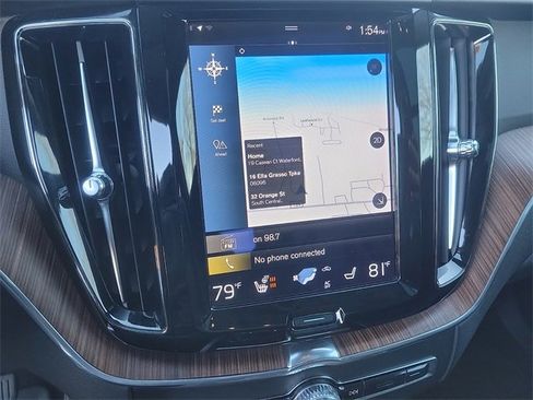 Used 2021 Volvo XC60 T5 Momentum w/ Advanced Package image 16