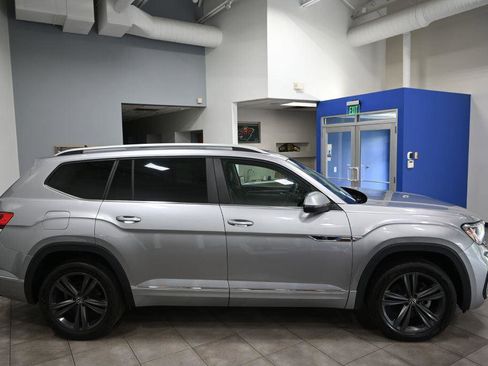 Used 2022 Volkswagen Atlas SEL R-Line AWD/4WD image 6